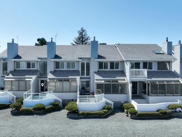 Condo for sale in Oregonia