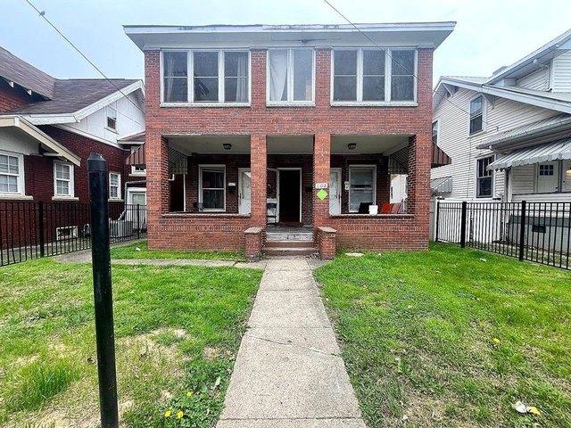 House for sale in Charleston, West Virginia
