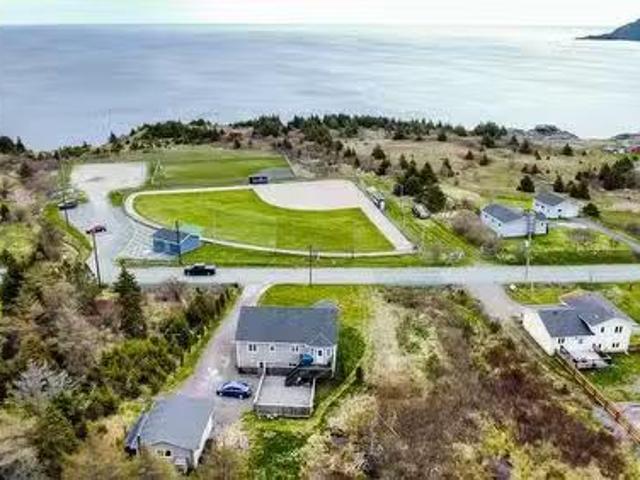 House for sale in Pouch Cove, Newfoundland And Labrador