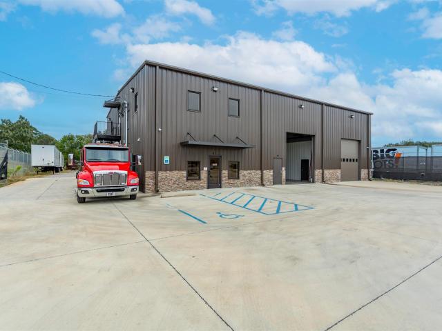 Commercial for sale in Clanton, Alabama