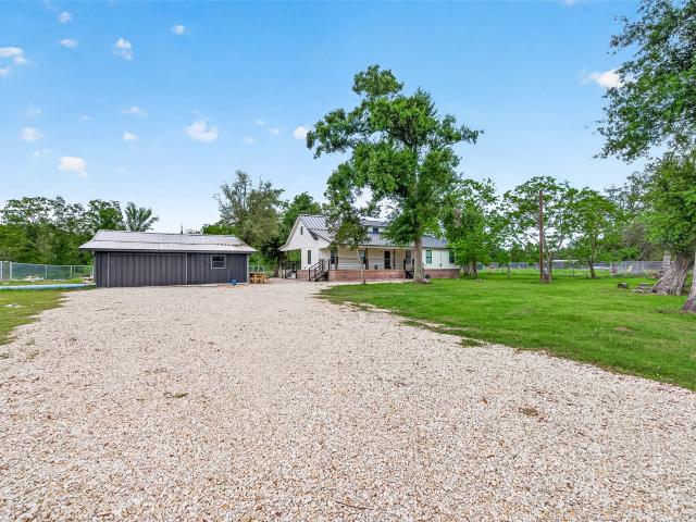 House for sale in Damon, Texas