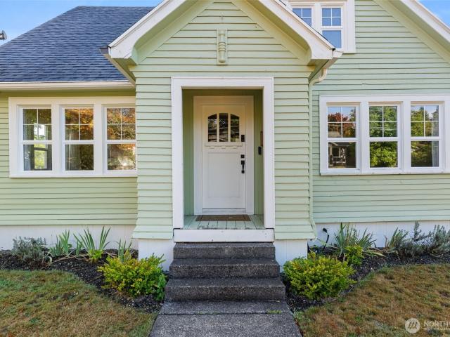 House for sale in Riverview, Raymond