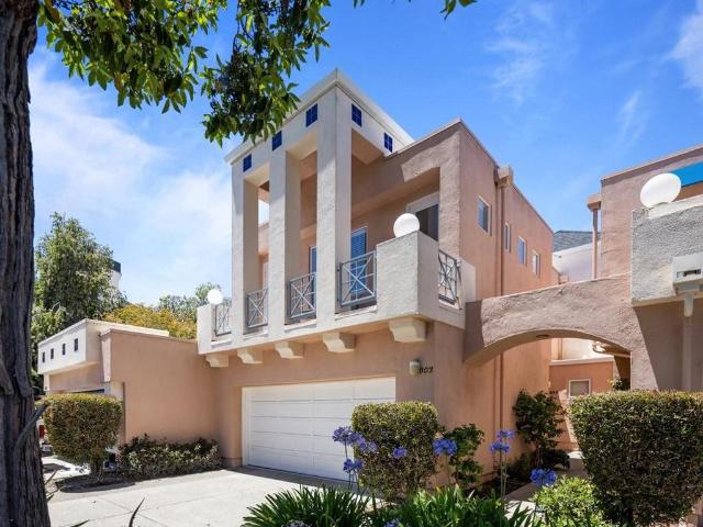 Townhouse for sale in San Mateo, California