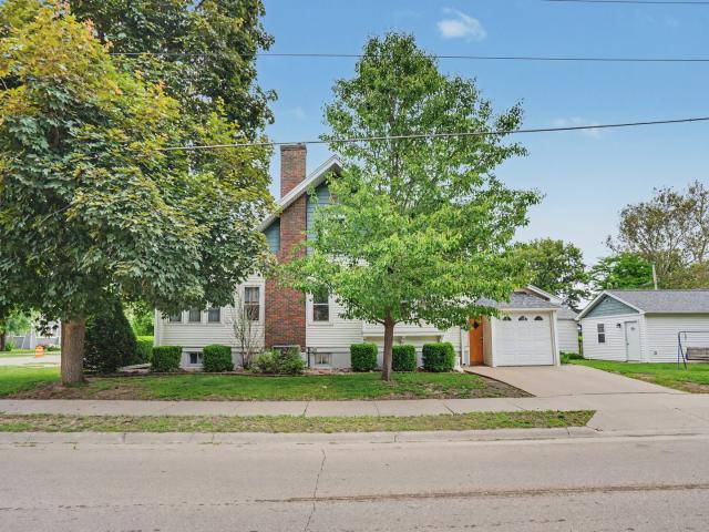 House for sale in Clinton, Iowa