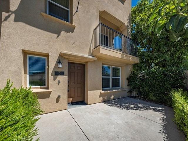 Condo for sale in Azusa, Los Angeles County