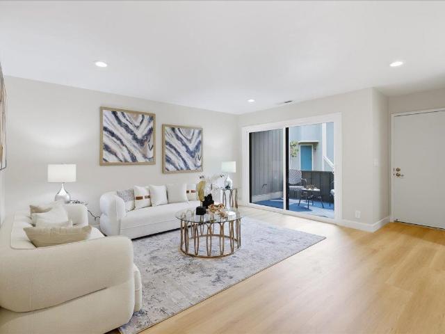 Townhouse for sale in San Mateo, California