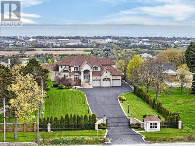 House for sale in Ancaster, Ontario