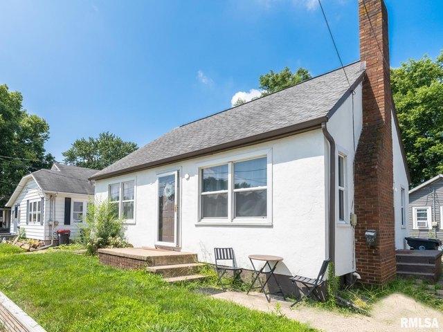 House for sale in Pekin, Illinois