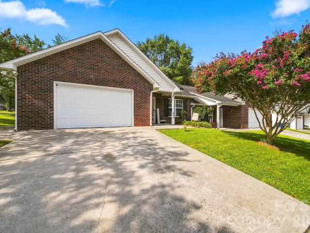 Townhouse for sale in Catawba, North Carolina