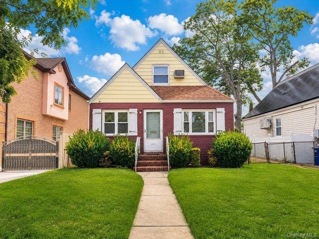 House for sale in Queens, Arverne