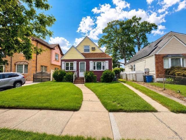 House for sale in Queens, Arverne