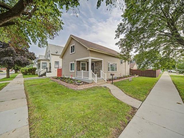 House for sale in Lyons, Illinois