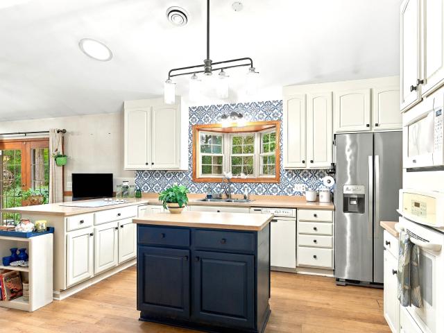 Condo for sale in Alexander Condominiums, Elkhorn