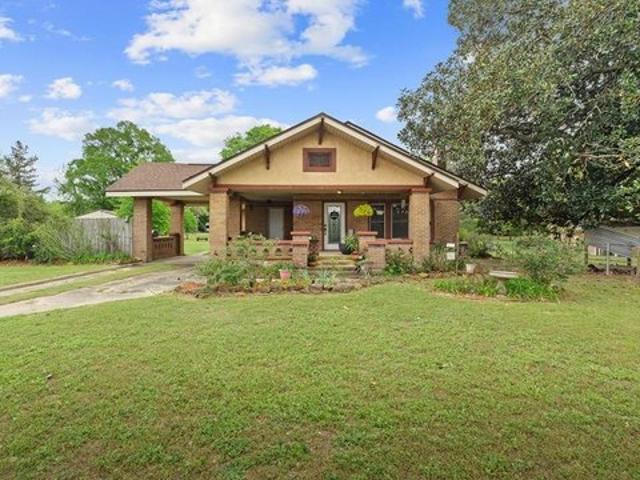 House for sale in Atlanta, Texas