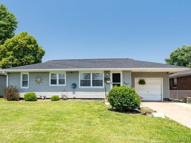 House for sale in Cottage Hills, Illinois
