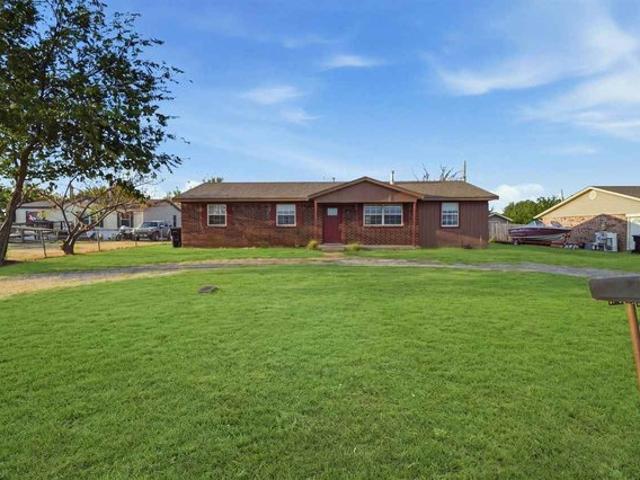 House for sale in Geronimo, Oklahoma
