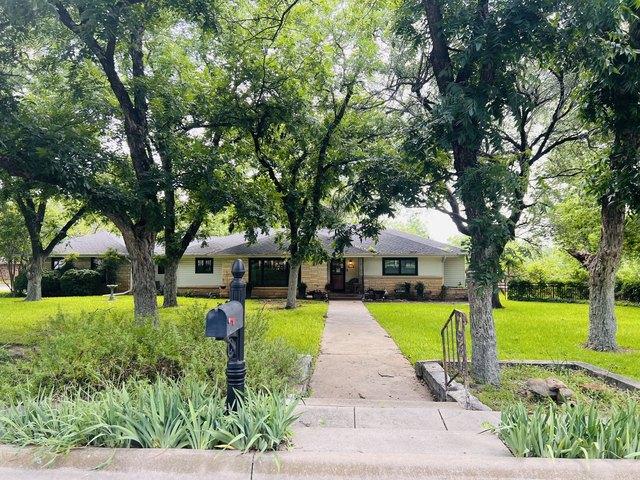 House for sale in Comanche, Texas