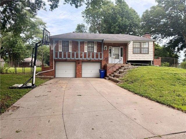 House for sale in Blue Springs, Missouri