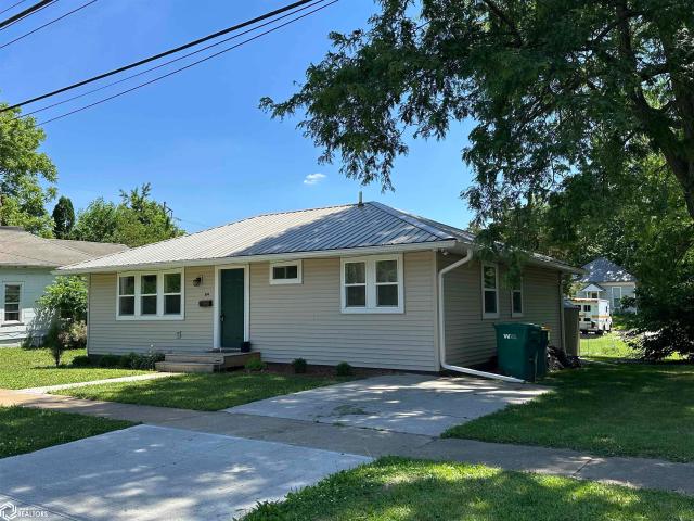 House for sale in Fairfield, Iowa