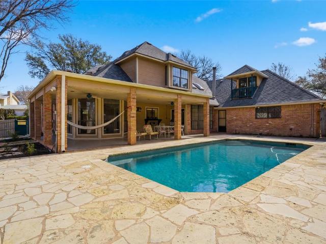 House for sale in Woodway, Texas