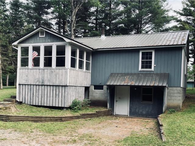 House for sale in Greig