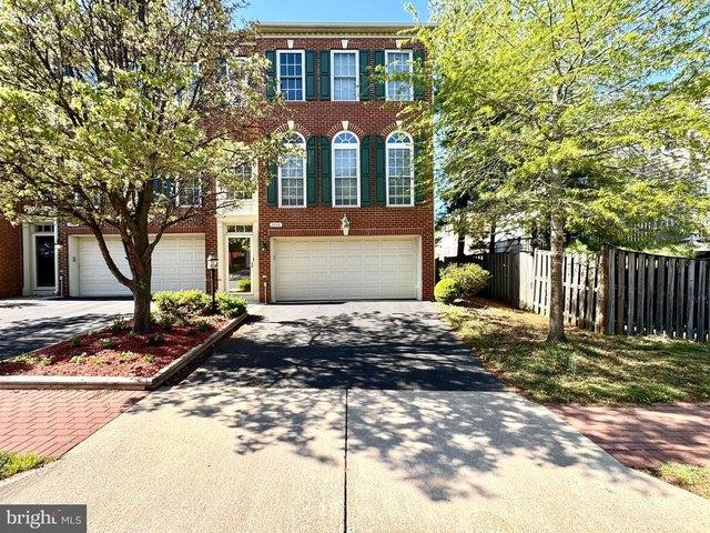 Townhouse for sale in Virginia