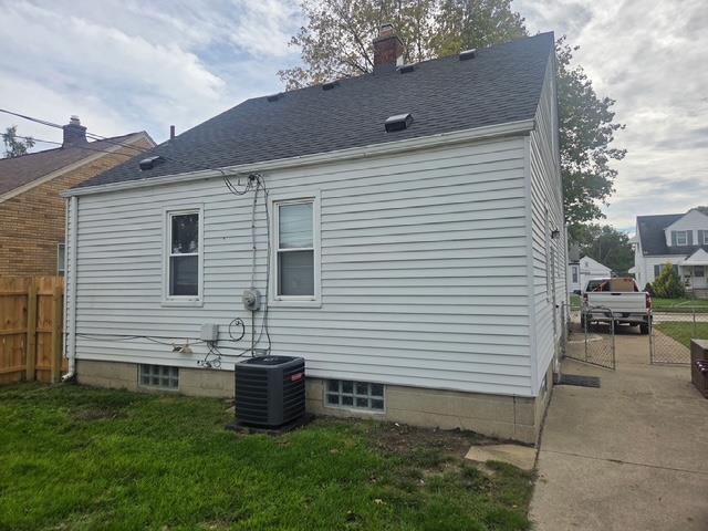 House for sale in Center Line, Macomb County