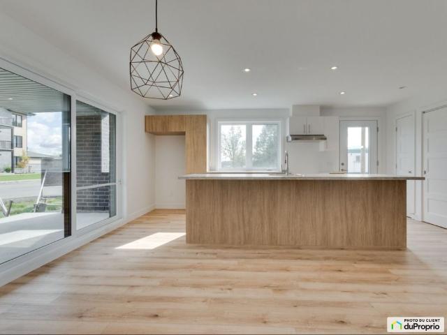 Apartment for rent in Saint-Charles-Borromée, Lanaudière