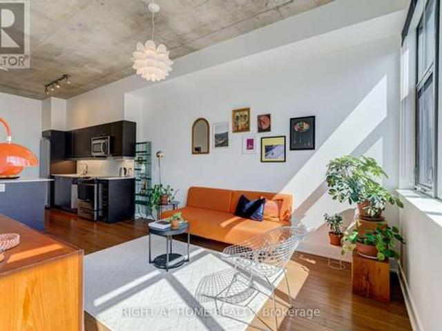 Condo for sale in Toronto Centre, Toronto