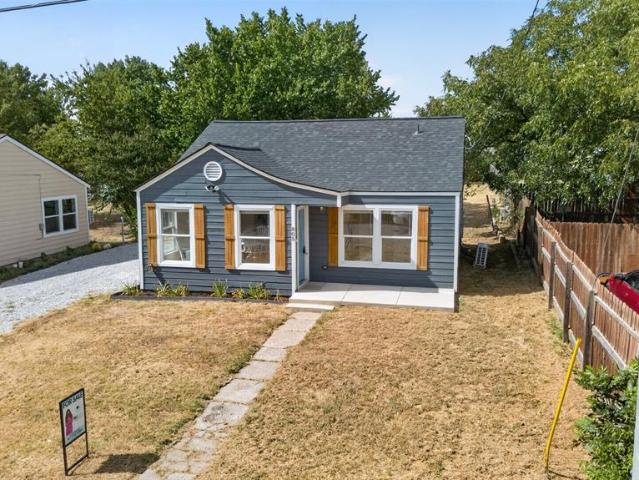 House for sale in Bowie, Texas