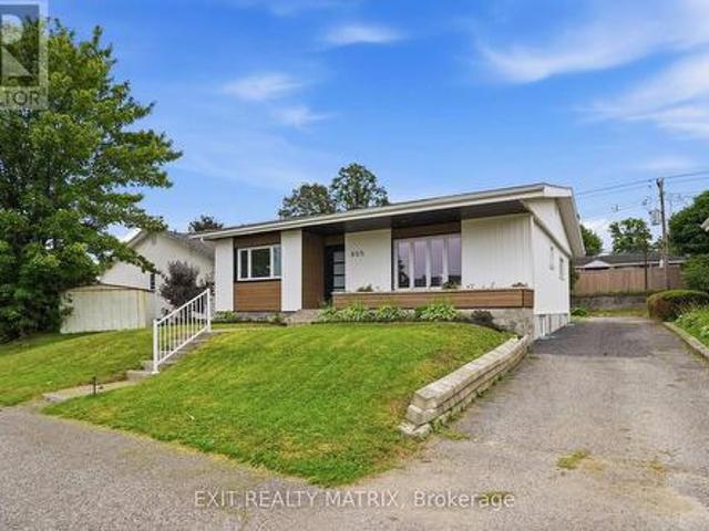 House for sale in Hawkesbury, Ontario