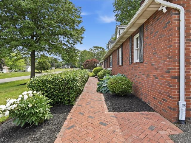 House for sale in Amherst Heights, Massillon