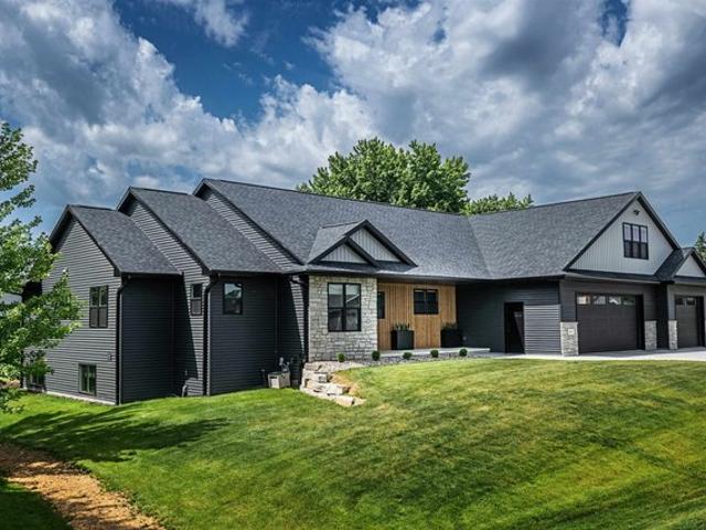 House for sale in Commerce Crossing Business Park, Kaukauna