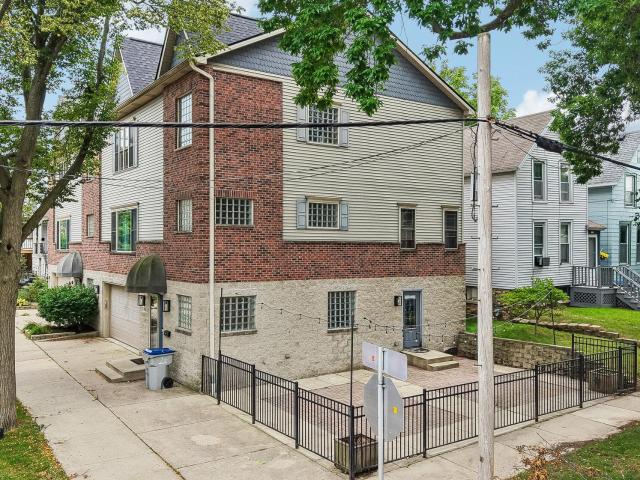 Condo for sale in Milwaukee, Wisconsin