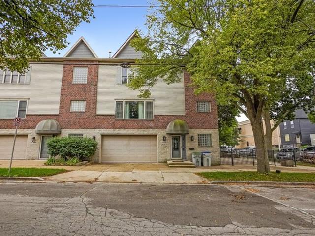 Condo for sale in Milwaukee, Wisconsin