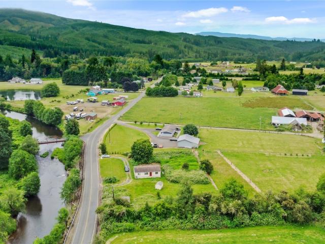 House for sale in Cathlamet, Washington