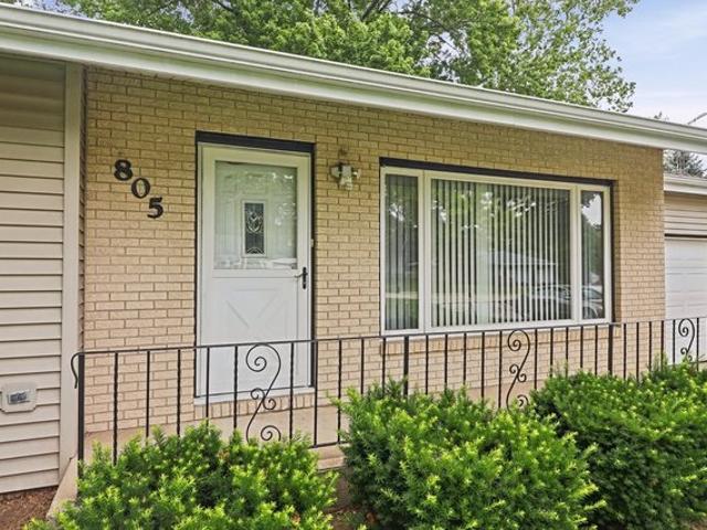 House for sale in Mchenry, Illinois
