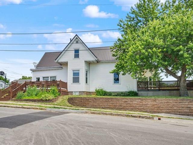 House for sale in Dubuque, Iowa