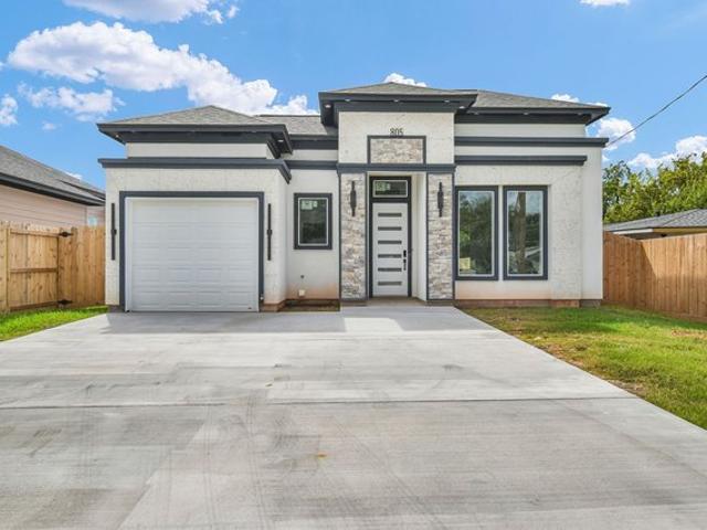 House for sale in Clute, Brazoria County