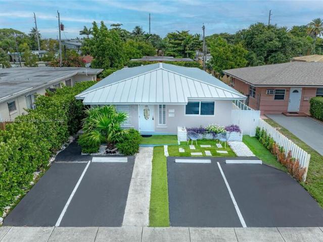 Duplex for sale in Hallandale