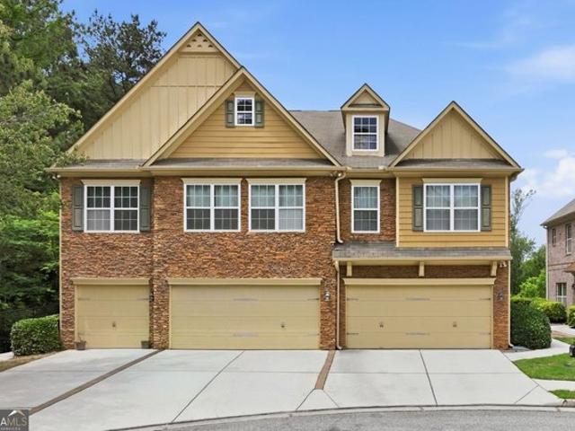 Townhouse for sale in Lilburn, Georgia