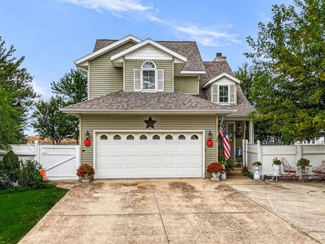 House for sale in Pontiac, Livingston County