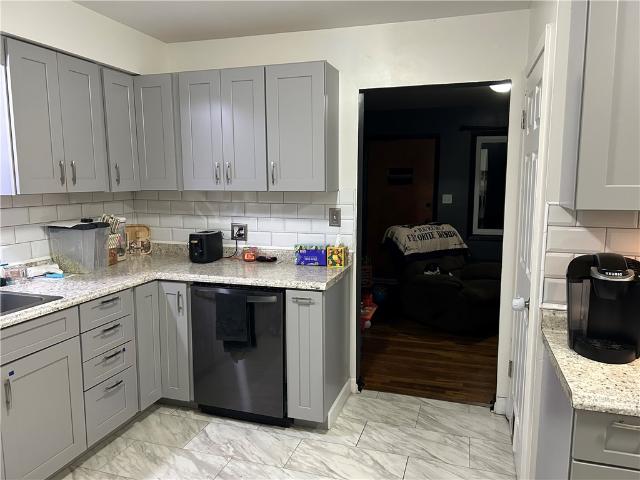 House for sale in Edinburg, Pennsylvania
