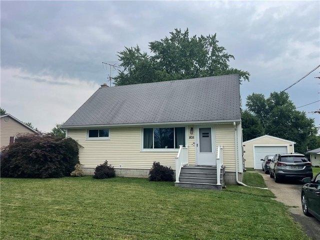 House for sale in New Castle, Pennsylvania