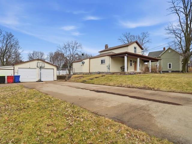 House for sale in Elmwood, Illinois