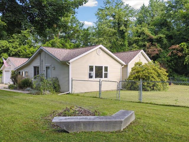 House for sale in Plainwell