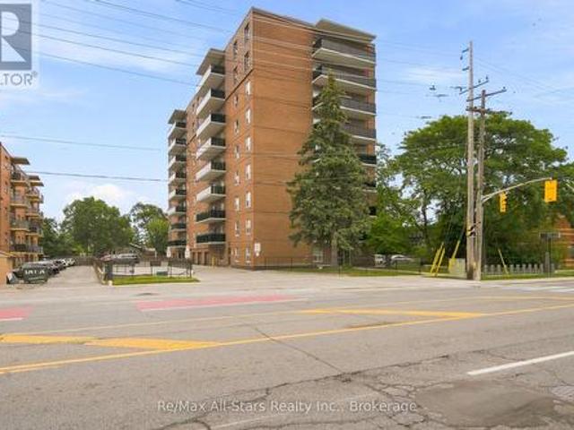 Condo for sale in Scarborough Centre, Toronto
