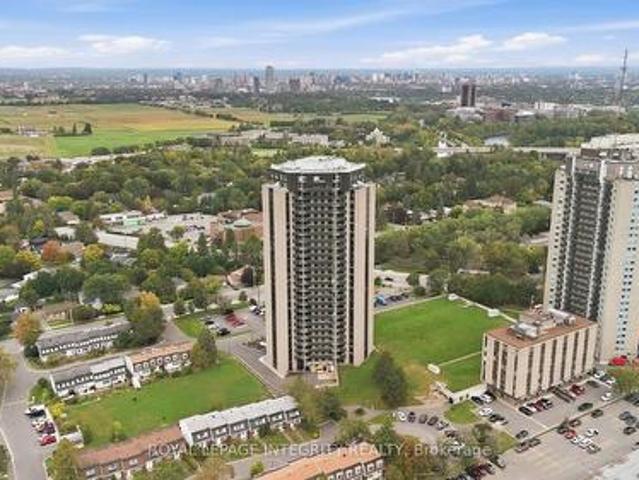 Condo for sale in Courtland Park, Ottawa