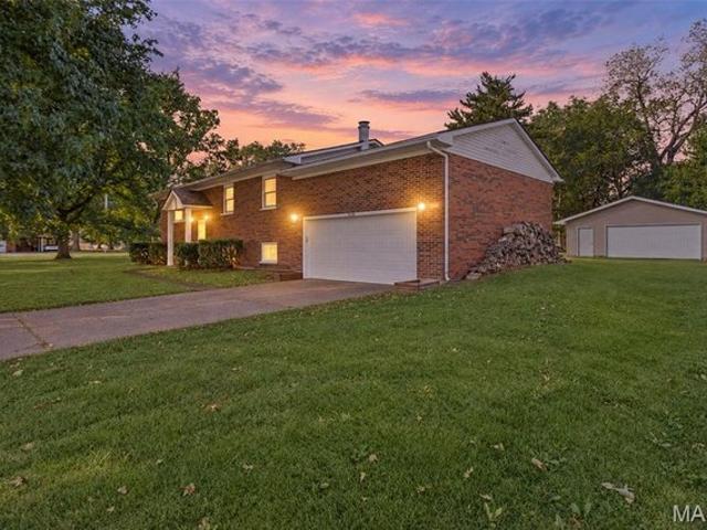 House for sale in Wood River, Madison County