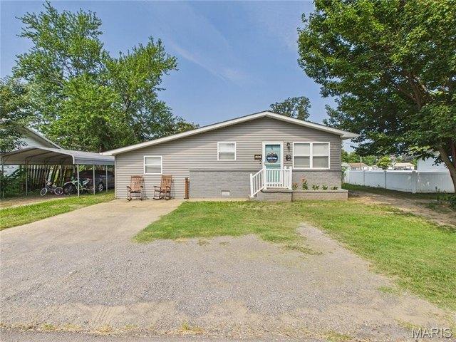 House for sale in Bernie, Missouri